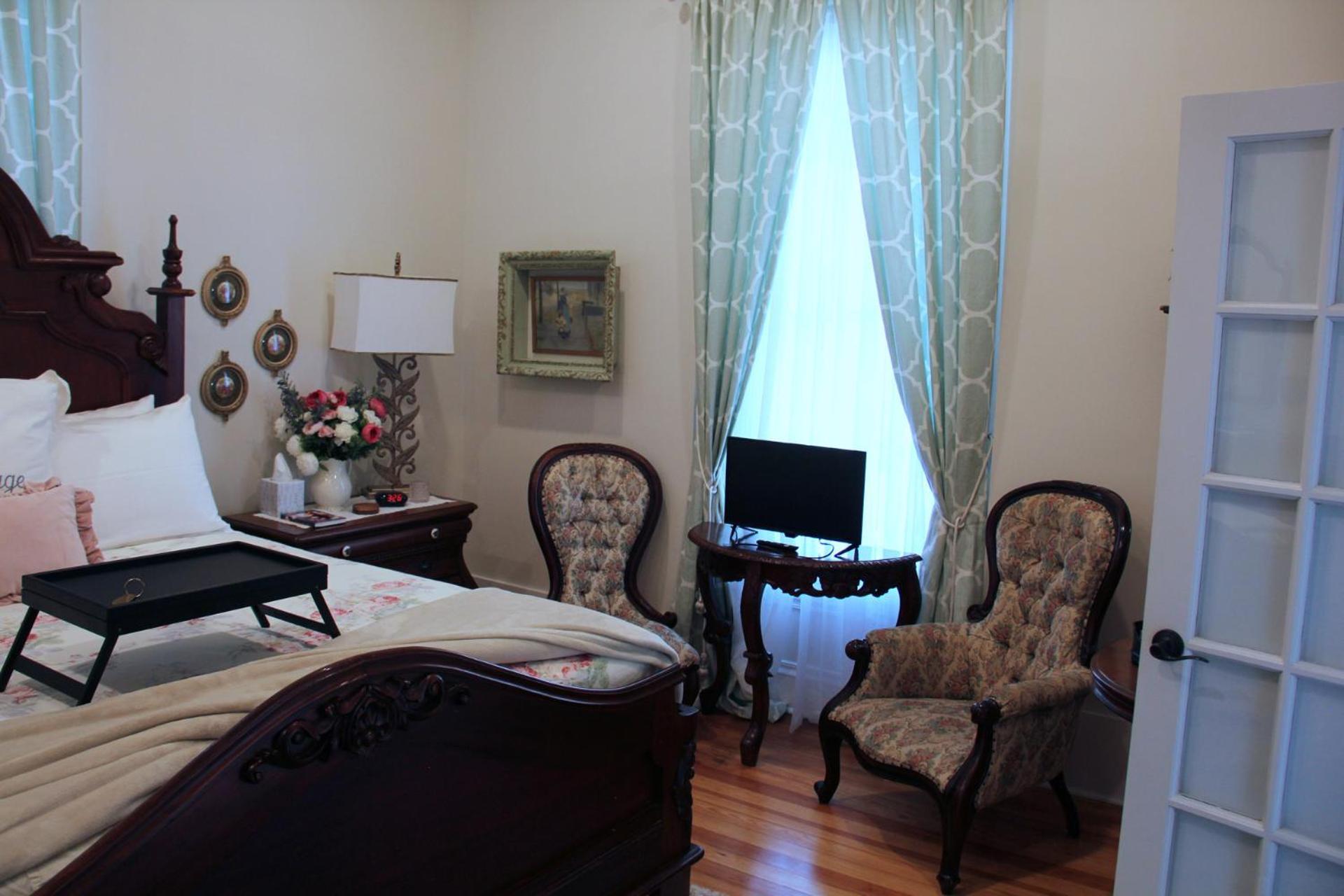 Grand Victorian Manor & Cottage Буунвил Екстериор снимка