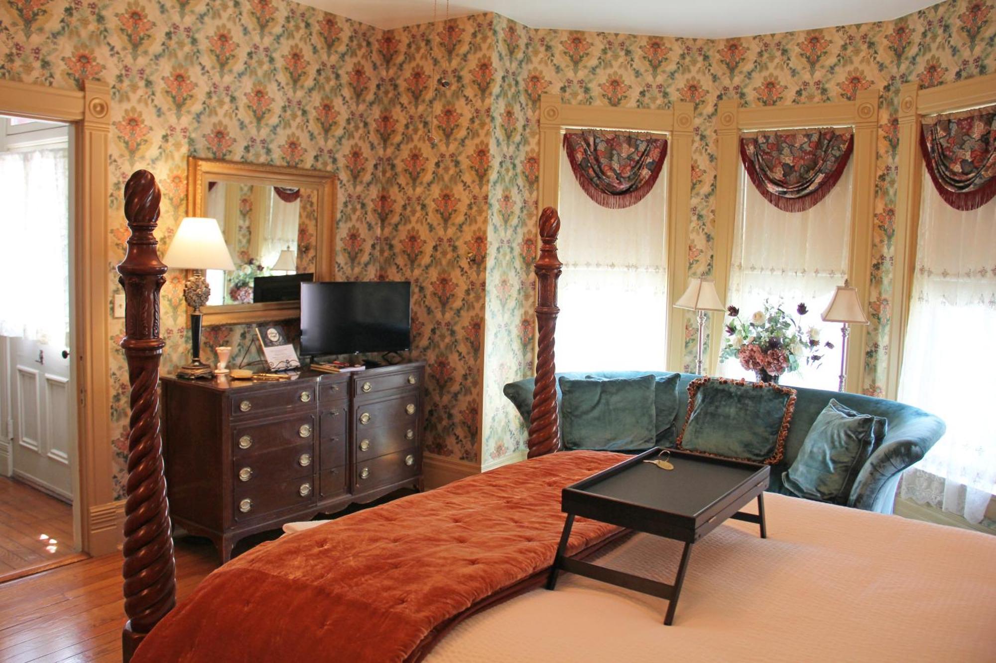 Grand Victorian Manor & Cottage Буунвил Екстериор снимка